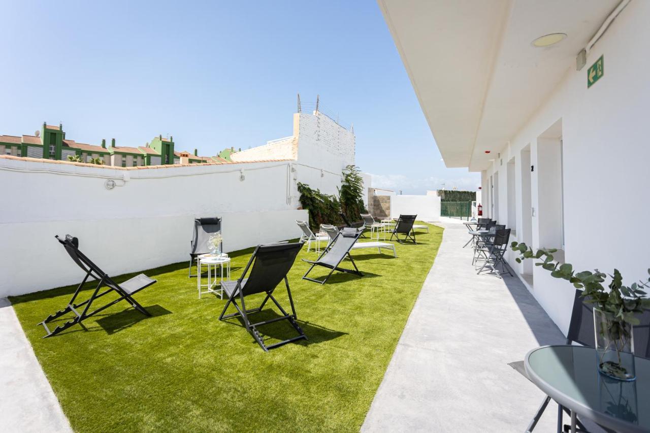 Apartamentos La Pelusa Малага Экстерьер фото