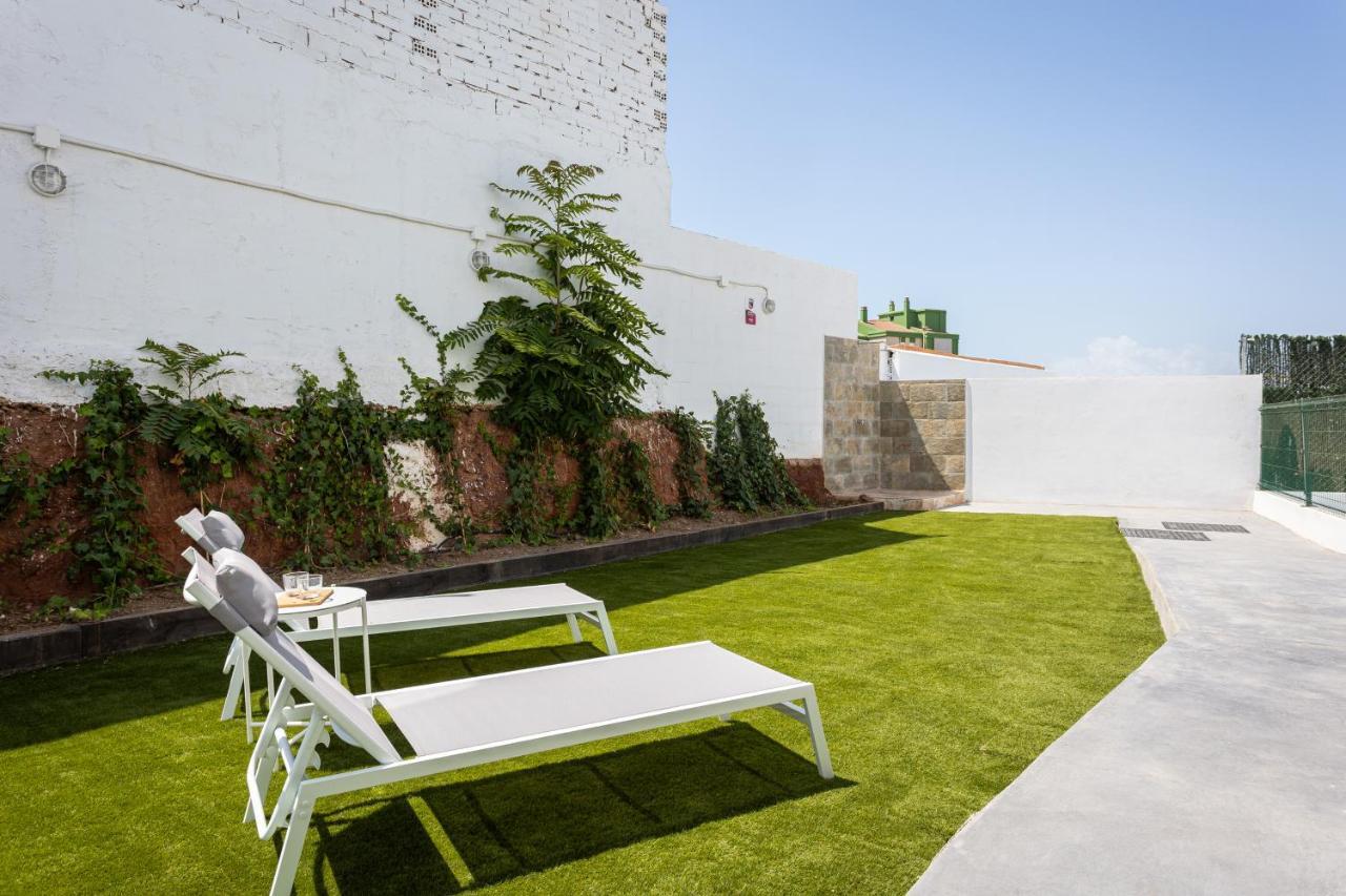 Apartamentos La Pelusa Малага Экстерьер фото